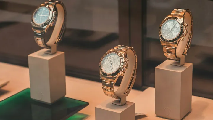 How to Choose a Watch as a Gift: A Buyer's Guide