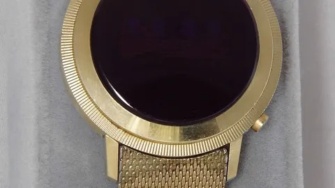 The Fluted Bezel: Flash With A Function