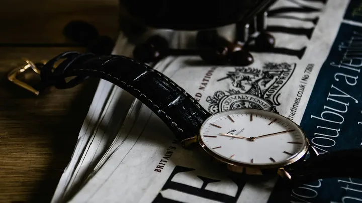 Watch Ads Always Show 10:10: The Real Reasons