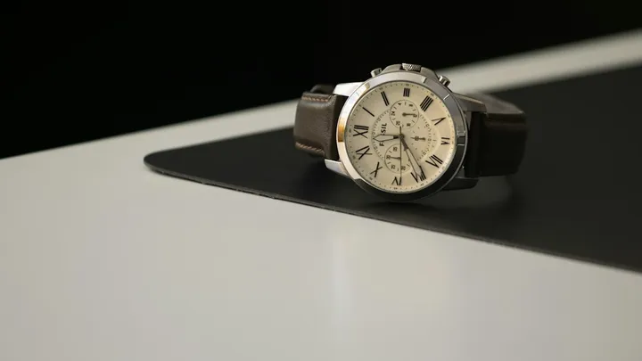 Why Do Some Watches Have A Cyclops Date Magnifier?