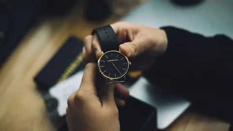 ¿Por qué giran las agujas de reloj en sentido horario?