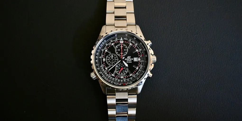 Why Some Watches Show The Weekday Twice